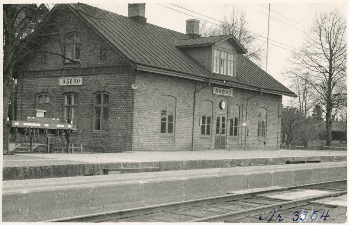 Åsbro station.