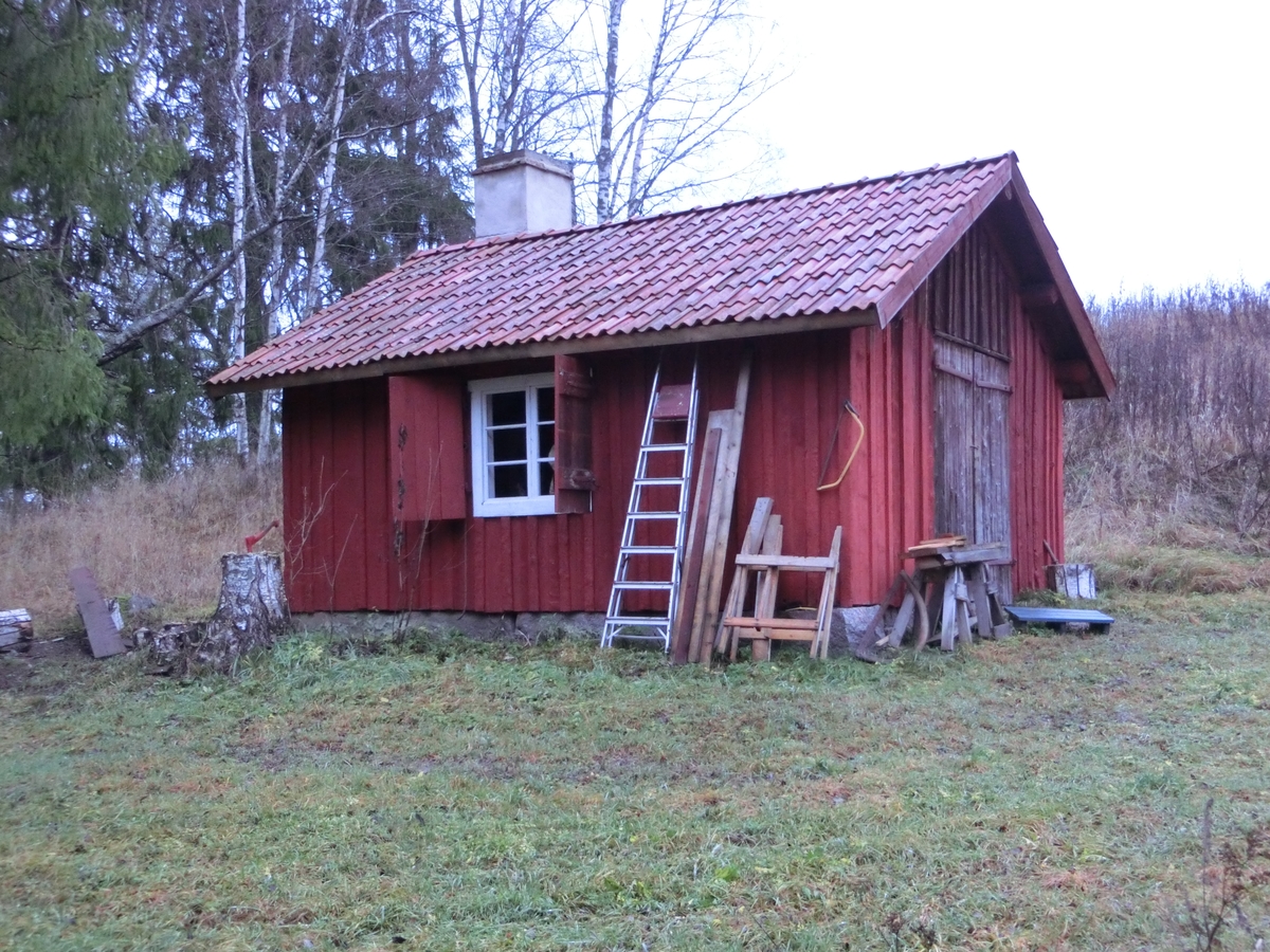 Restaurering av överloppsbyggnad, smedja, efter, Norr Hårsbäck, Västerlövsta socken, Uppland 2014