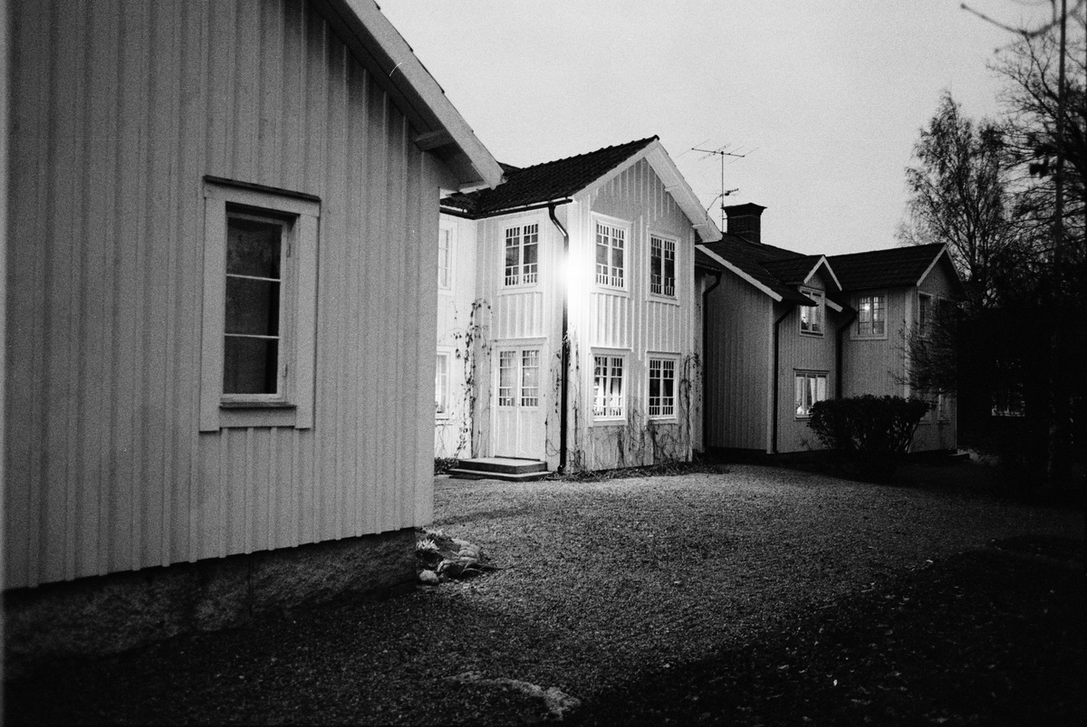 Bostadshus på Inger och Artur Walléns gård, Sävasta, Altuna, Uppland november 1988