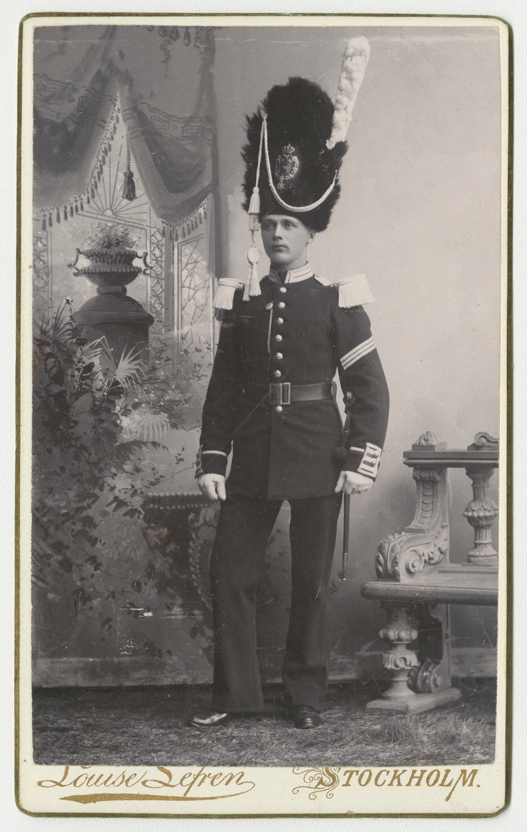 Porträtt av okänd soldat vid Svea eller Göta livgarde.