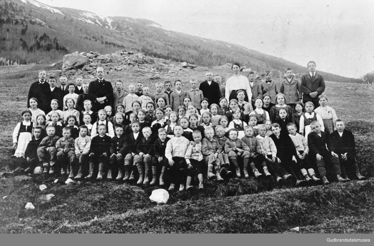 Elevar ved Holemork skule 1919