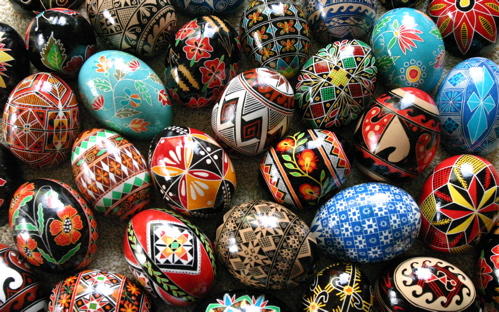 Pysanka egg, tradisjonelle ukrainske egg som er rikt dekortet.