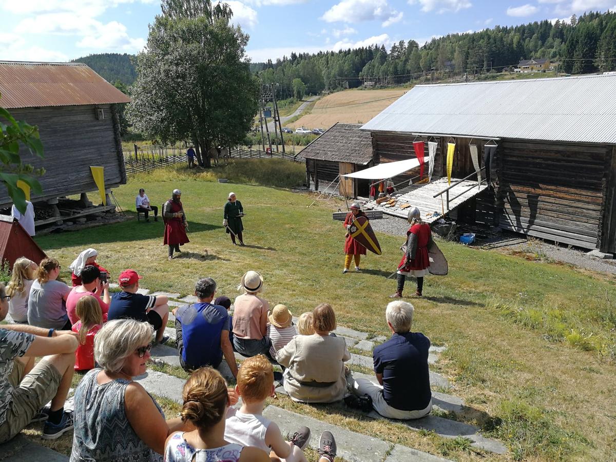Kampshow under Middelalderdagen på Almenninga (Foto/Photo)