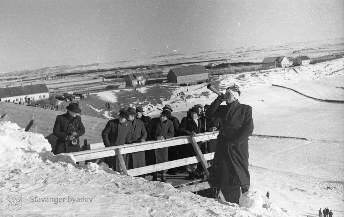 Folk i hoppbakken - Stavanger byarkiv / DigitaltMuseum