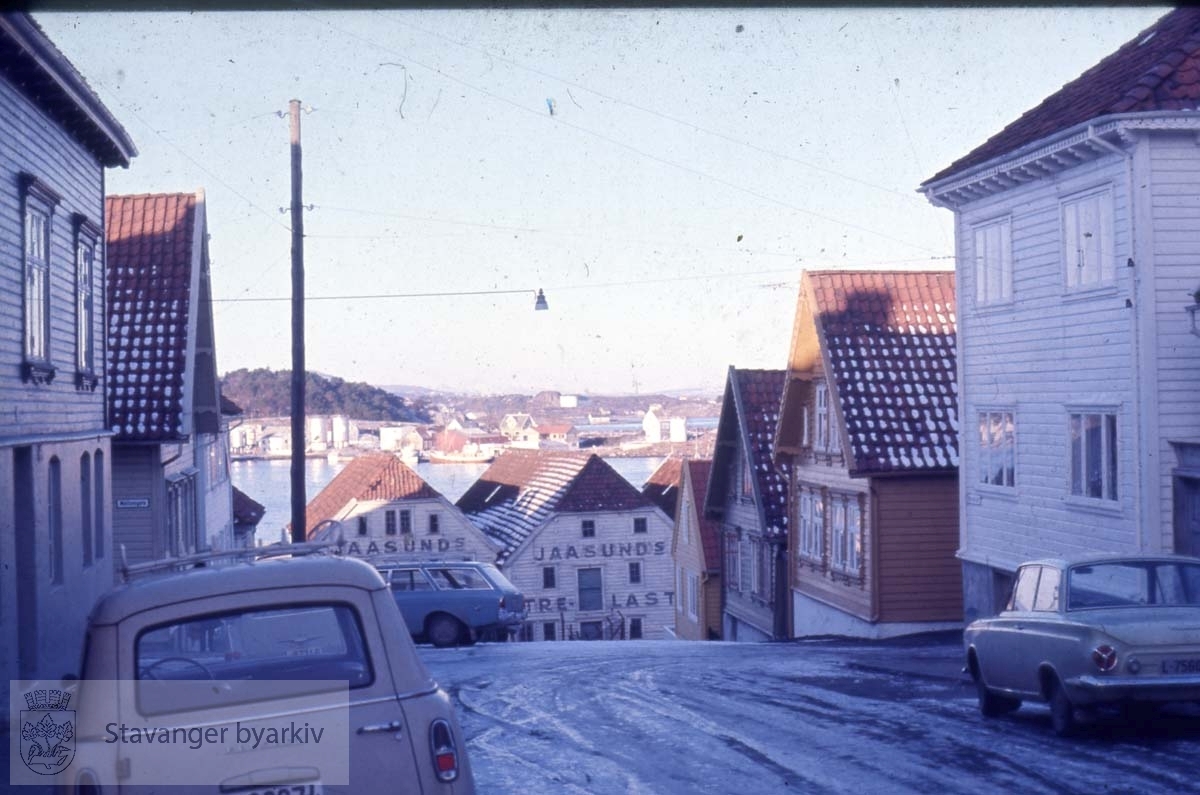 Normanns gate mot Mellomgata og Verksgata.Østre bydel.Jaasunds trelast rett fram