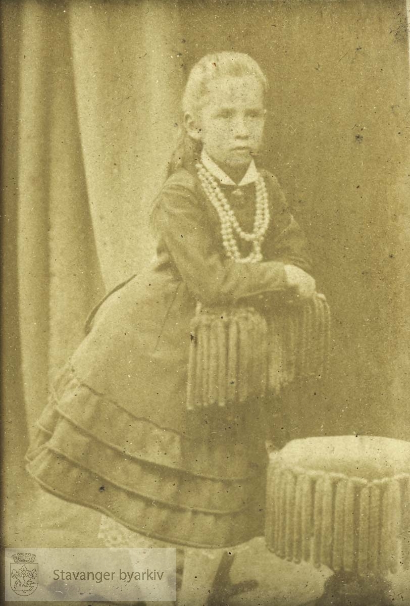 Gunhilde Johanne Pedersen (1870-1920), datter av bankbestyrer Bernt Pedersen.