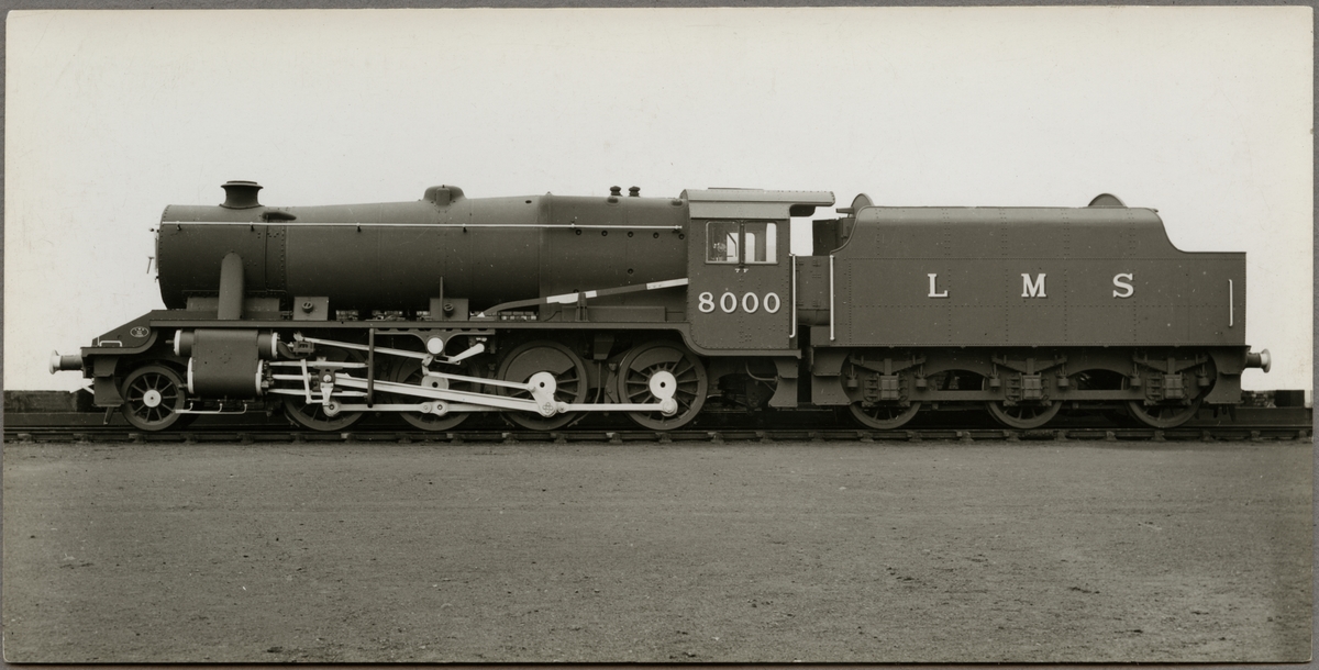 London Midland Scottish Railway, LMS 8F 8000.