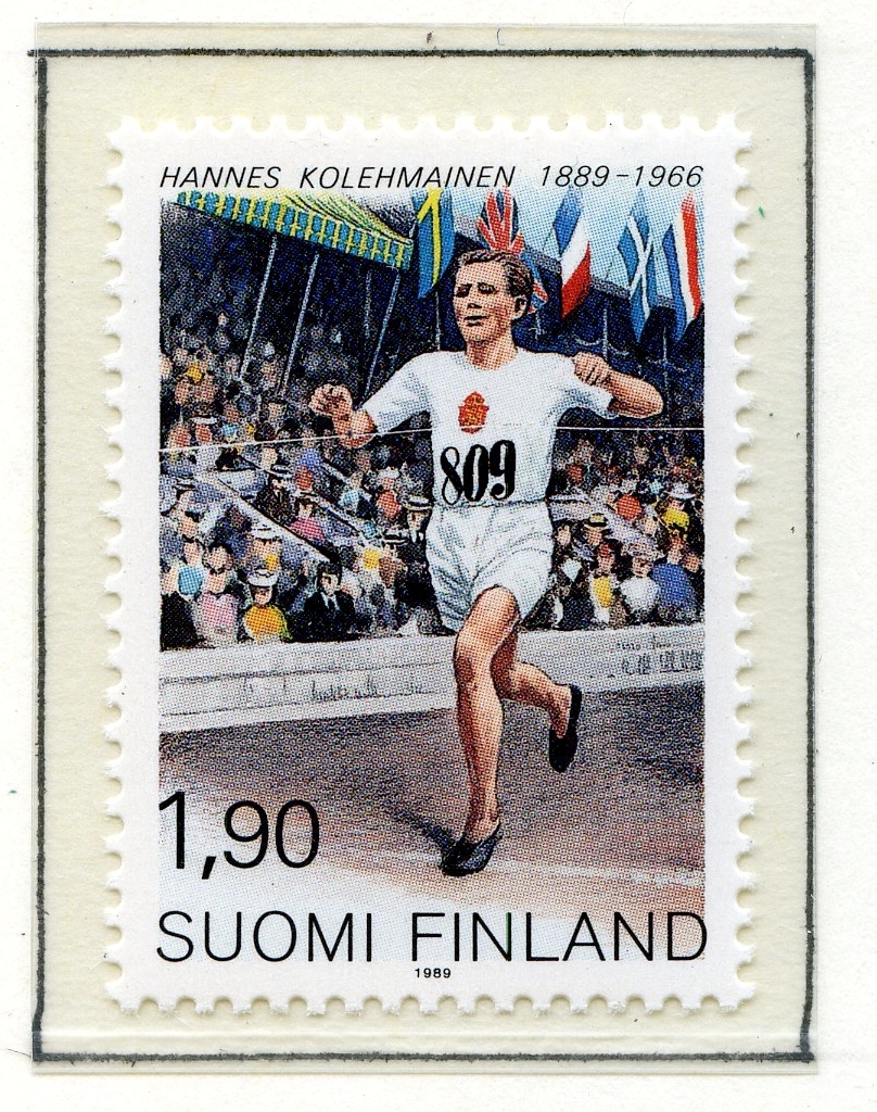 20 like frimerker montert på A4-albumside, fire blokker à fire frimerker, en blokk av to frimerker og to frimerker. Frimerkene har tegning av løperen Hannes Kolehmainen fra Finland. Frimerkene er stemplet i Helsinki i 1989.