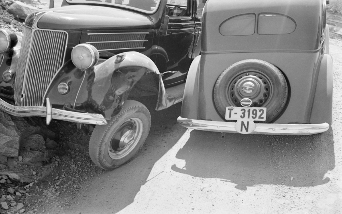 Kollisjon på vestlandsveg, T-3192 Adler Trumpf Junior og E-8175 Ford V8 1936