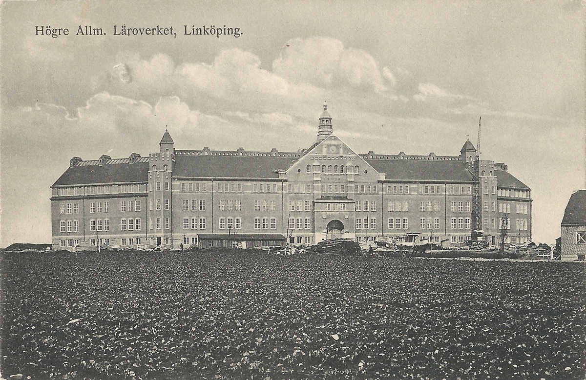 Vykort från  Linköping  av Katedralskolan 
Nya Läroverket, Katedralskolan, skola, Högre allmänna läroverket,
Poststämplat 4 oktober 1917