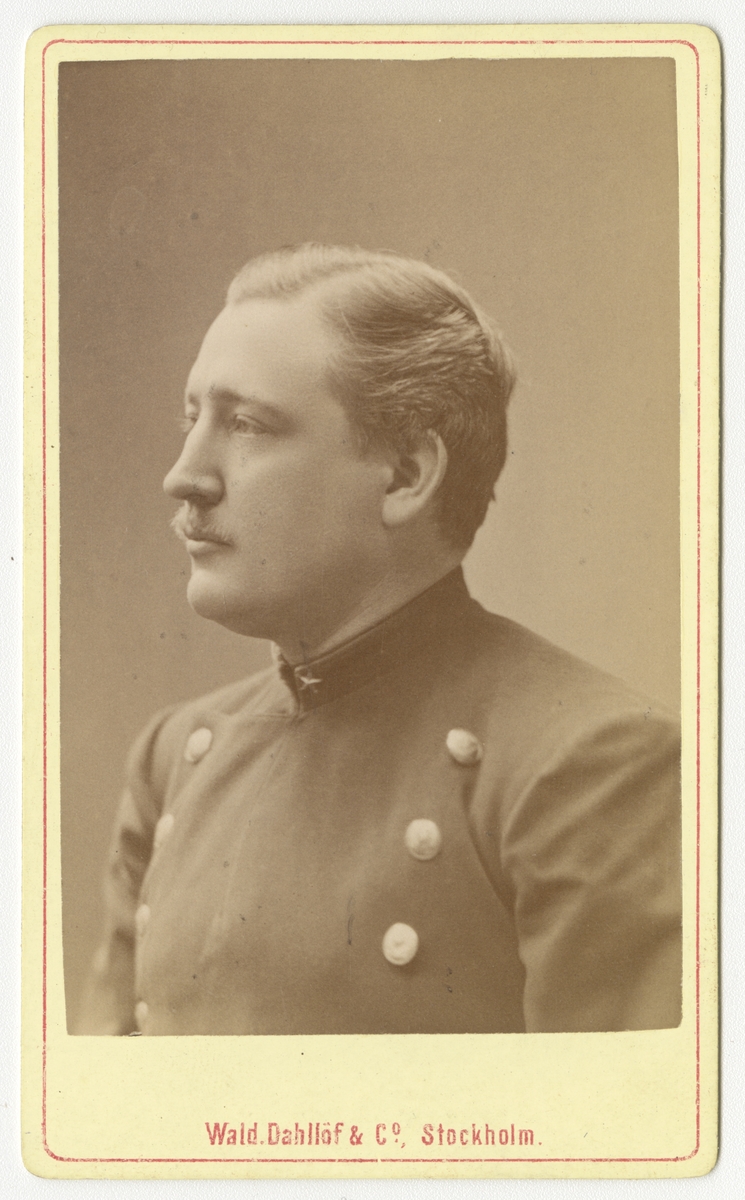 Porträtt av John David Alexander Kuylenstierna, underlöjtnant vid Värmlands regemente I 22.

Se även bild AMA.0007799.