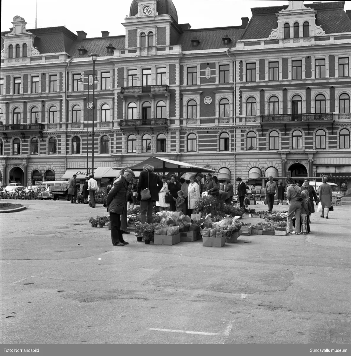 Torghandel på Stora torget i slutet av 1970-talet.