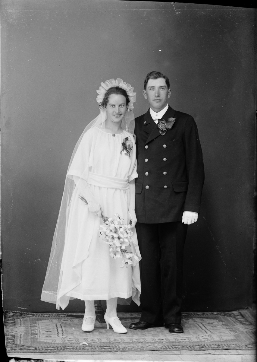Brudparet Sjögren från Björnäs, Börstil socken, Uppland 1922
