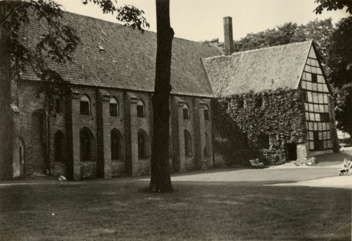 Text i fotoalbum: "Klosterkyrkan i Ystad. "