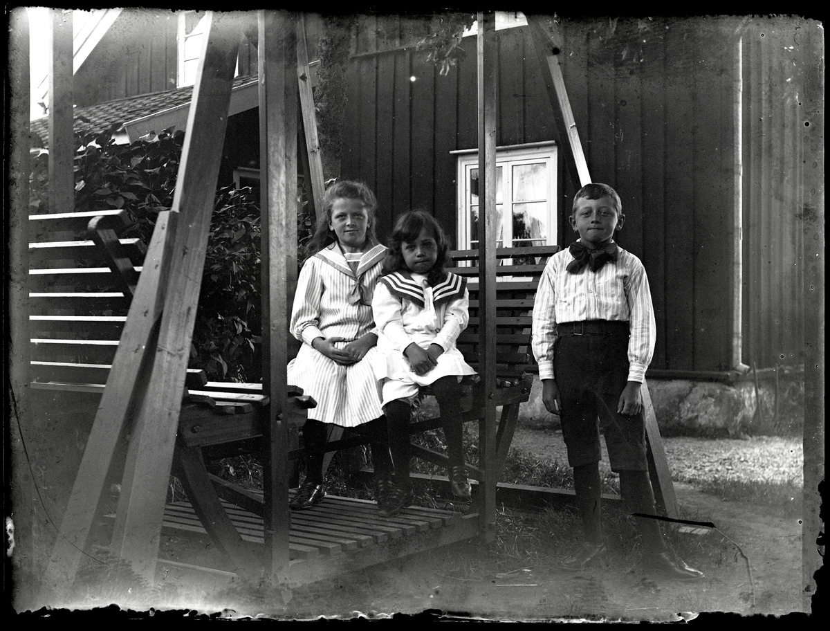 Tre okända barn
