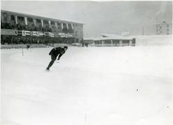 Skøyteløper på stadion i Davos.