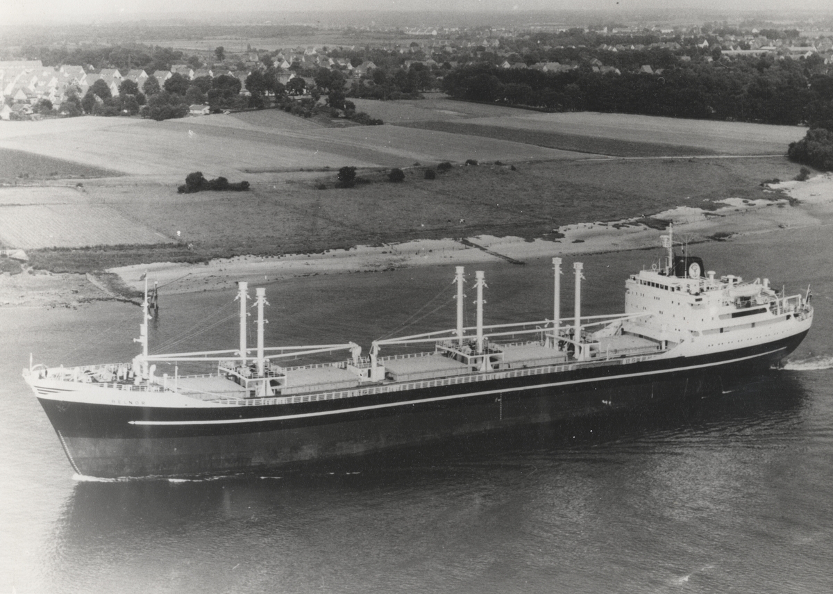 M/T 'Belnor' (b.1959)(Bremer Vulkan, Bremen-Vegesack), -seilende ned Weser etter tilpassing av lastehåndteringsutstyr.