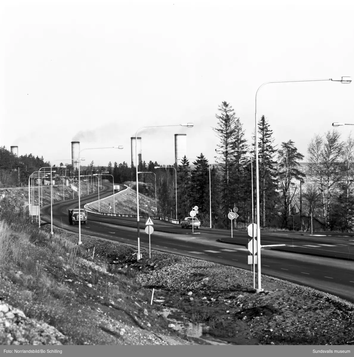 Vyer vid nybyggd del av E4:an söder om Sundsvall, vid avfarten mot Fläsian.