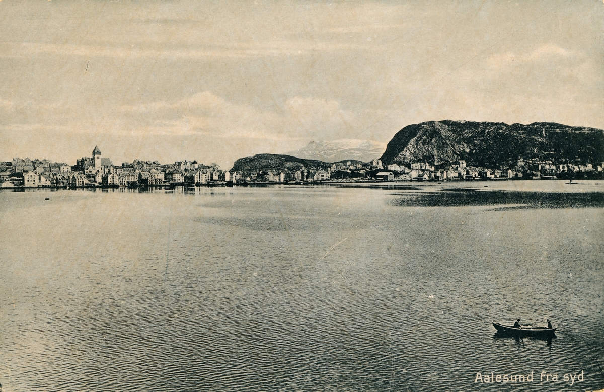 Oversiktsbilde av Ålesund sett fra Hessa.