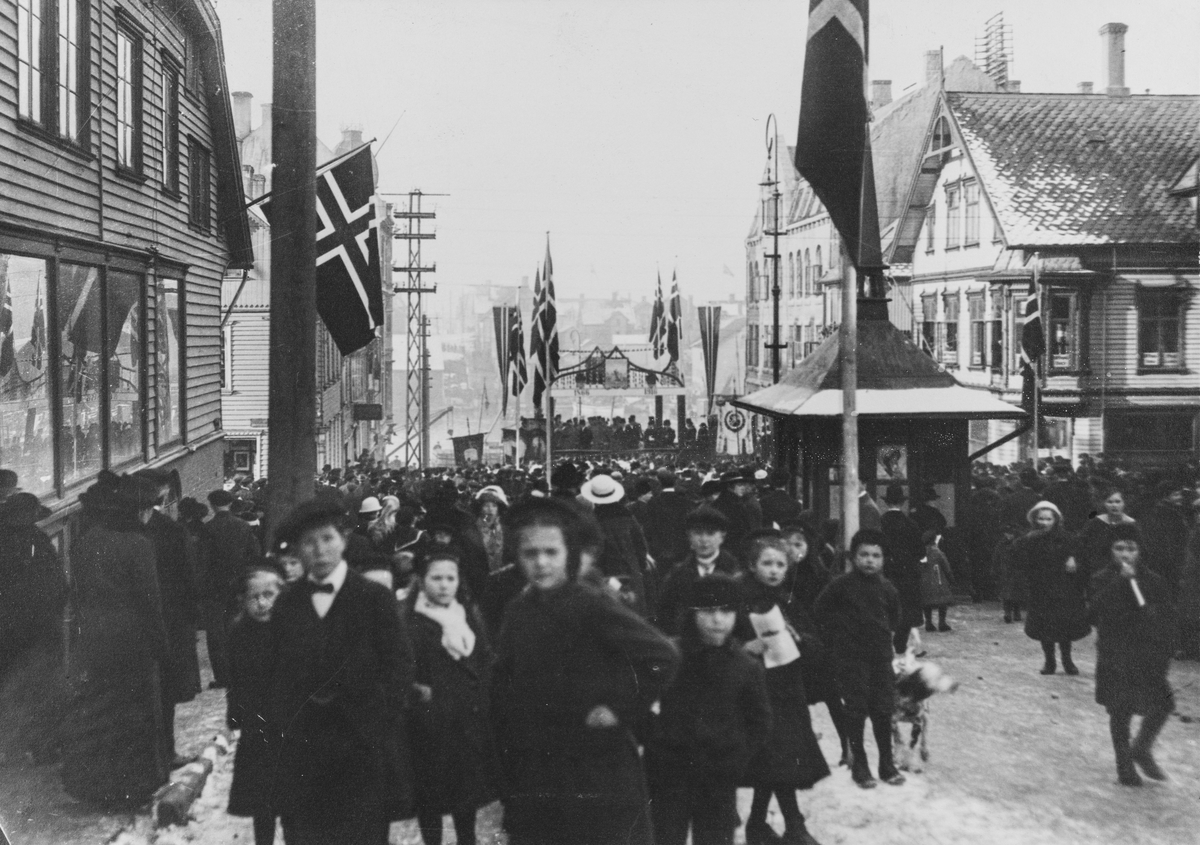 Torgbakken sett mot vest, 1916.