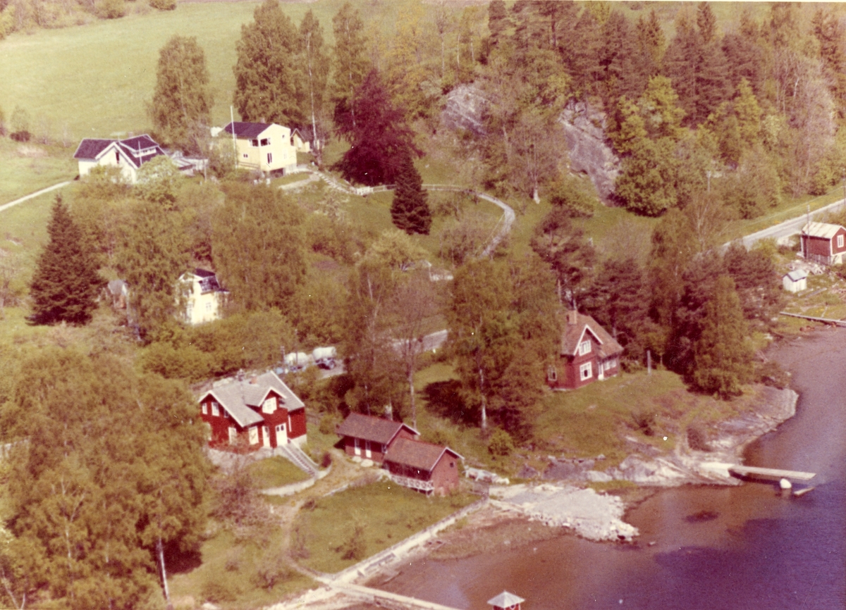 Flyfotoarkiv fra Fjellanger Widerøe AS, fra Porsgrunn Kommune, Skjelsvik. Fotografert 04.06.62