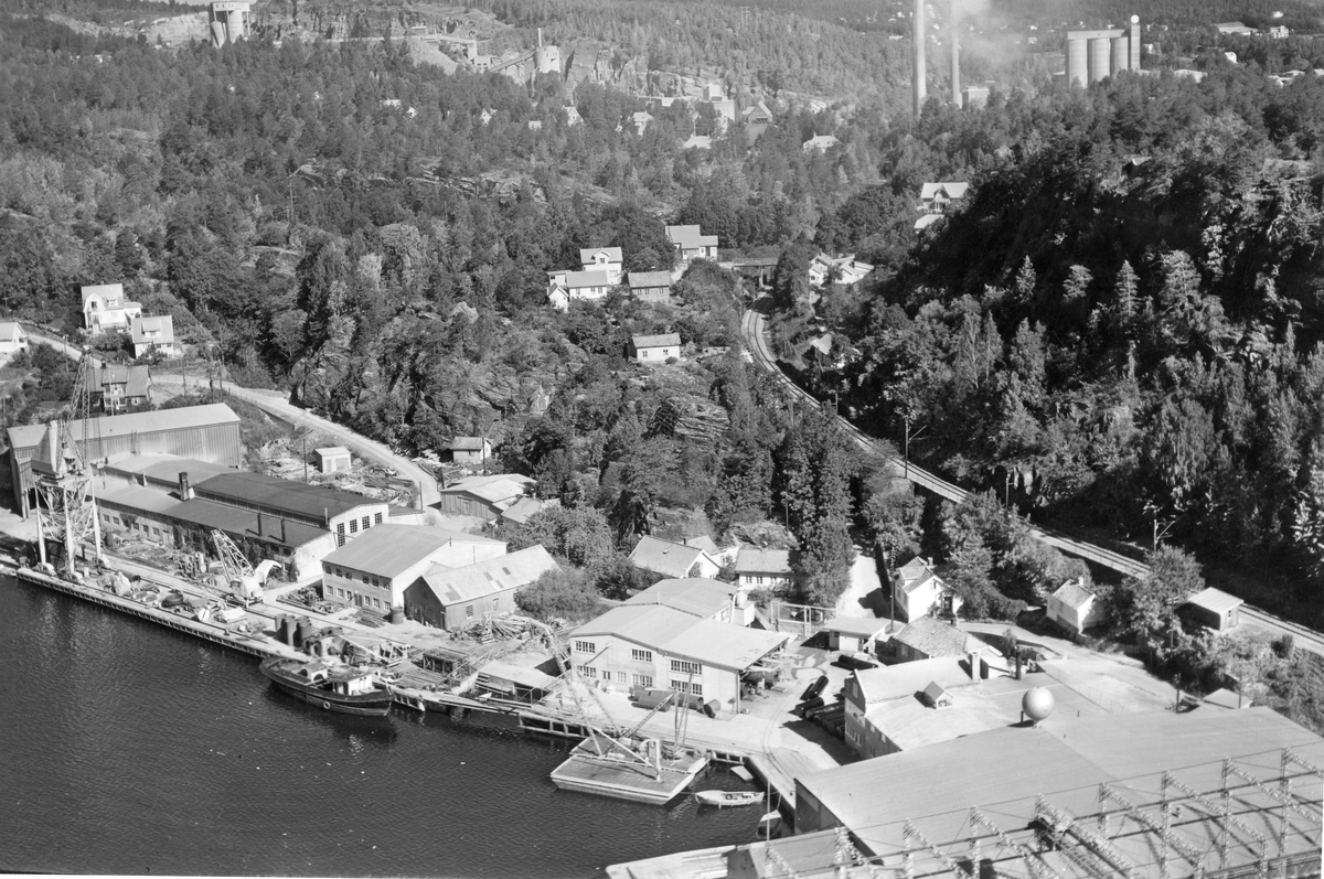 Flyfotoarkiv fra Fjellanger Widerøe AS, fra Porsgrunn Kommune. Trosvik Verksted, Brevik. Fotografert 08.08.1959. Fotograf J Kruse