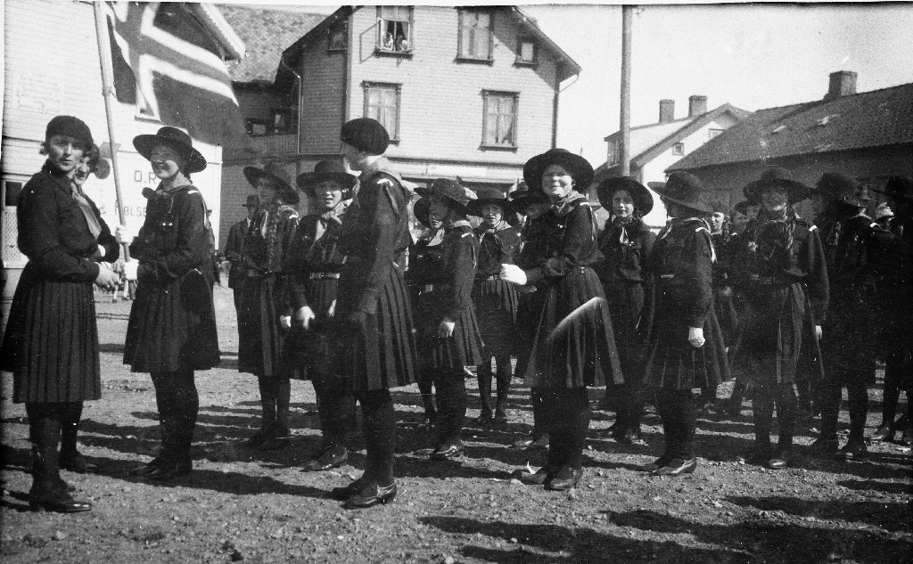 Jentespeiderane på Bryne i 1929.