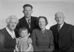 Johan og Martha Erlandsen med datter, svigersønn og datterda