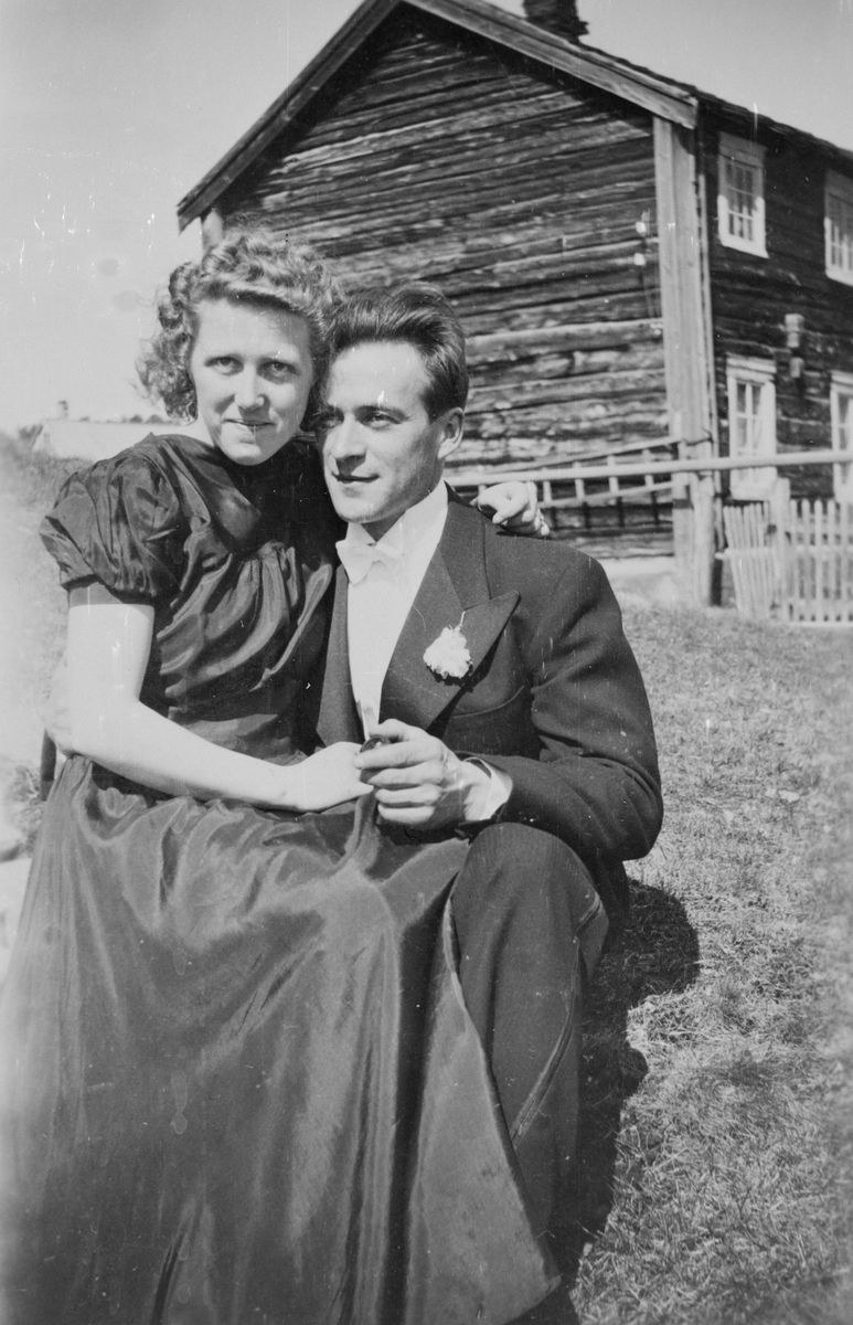 Brudepar i Jensgården Høsøya, 1945
