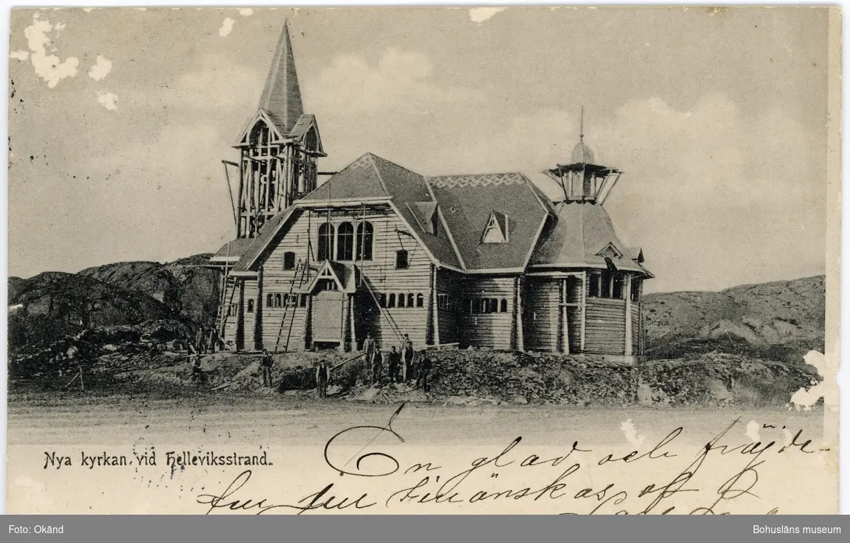 Tryckt text på kortet: "Nya kyrkan i Hälleviksstrand"