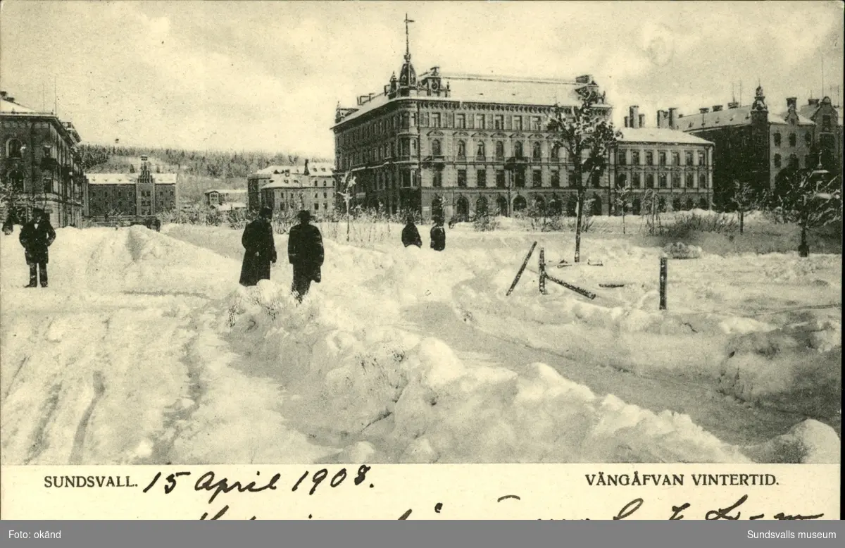 Vykort med vintermotiv över Esplanaden och Vängåvan  i Sundsvall.