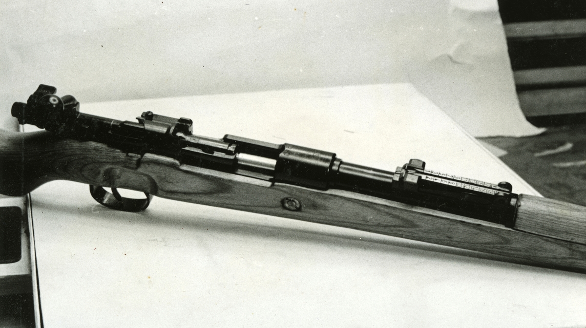 Mauser Gev. M/98 K. Ombygget.
Bygget om fra 7,92 m/m til 7,62 m/m.