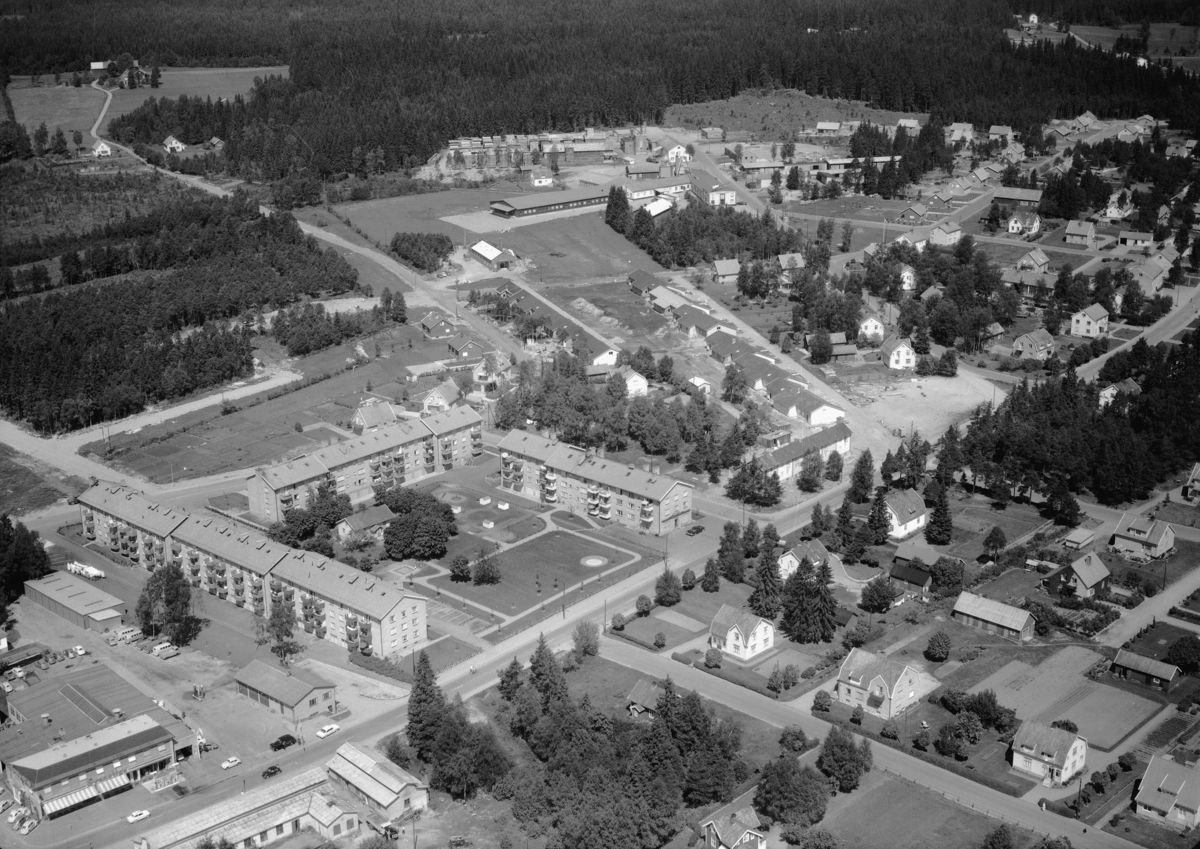 Flygfoto över Smålandsstenar i Gislaveds kommun, Jönköpings län. Nr 1128/1961