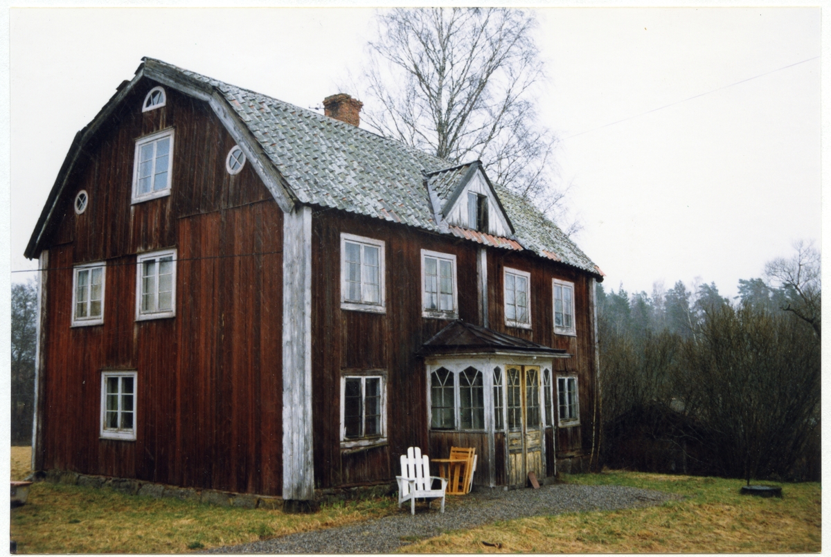Norrby socken, Sala, Varmsätra.
Norrgården. Manbyggnaden uppförd 1830.