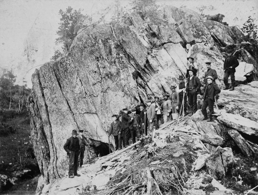 The Gudrun Cave in Flå, 1907.