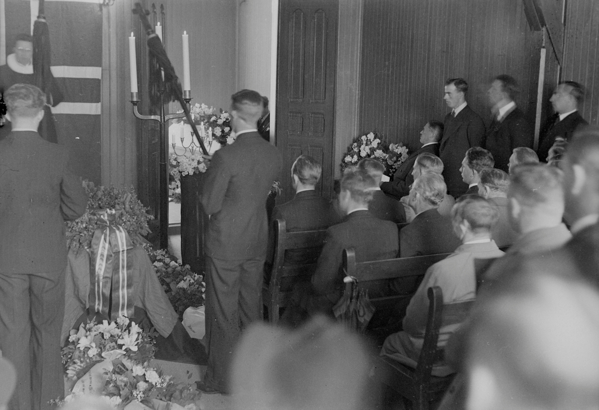 Begravelsen til falne soldater fra Gratangen i Lademoen kapell