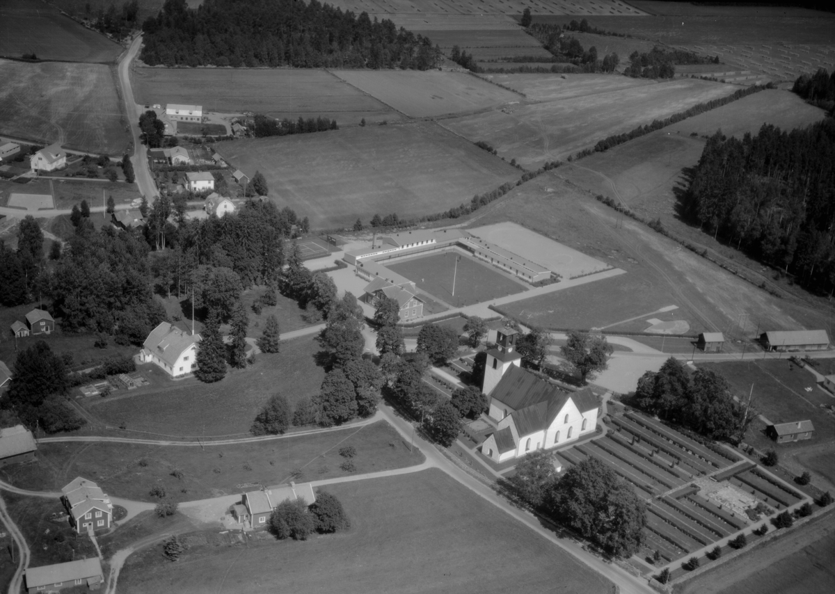 Flygfoto över Höreda i Eksjö kommun, Jönköpings län. 1269/1966
