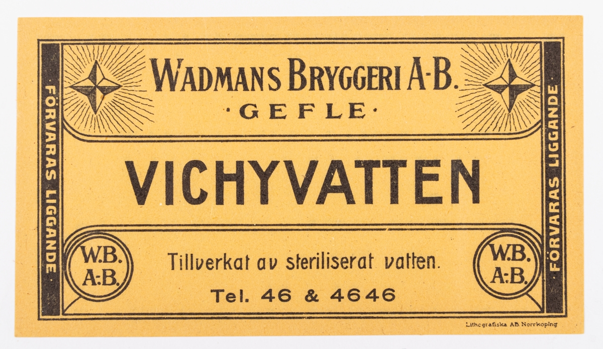 Vichyvatten, Wadmans bryggeri AB.
Tillverkat av steriliserat vatten.

Klistrad baksida.