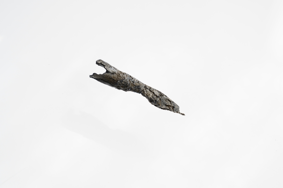 Armborstpil (skäkta) av järn, från mitten av 1500-talet.