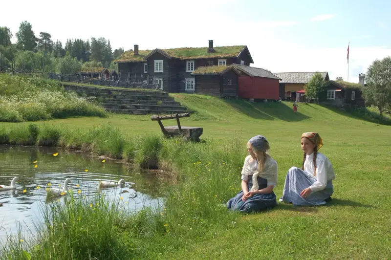 gardsunger på dølmotunet