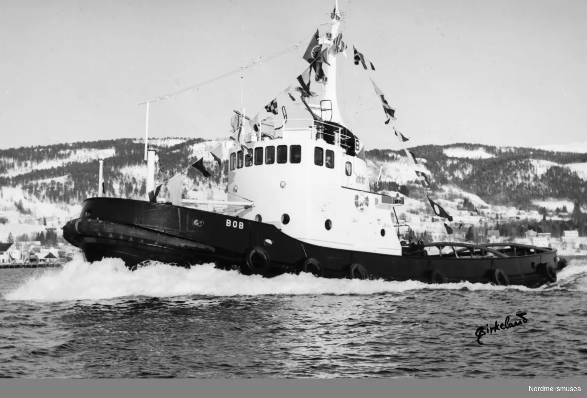 "M/S Bob". Slepebåt og isbryter fra Bolsønes. Foto: Birkeland, Molde. Bildet er fra avisa Tidens Krav sitt arkiv i tidsrommet 1970-1994. Nå i Nordmøre museums fotosamling.