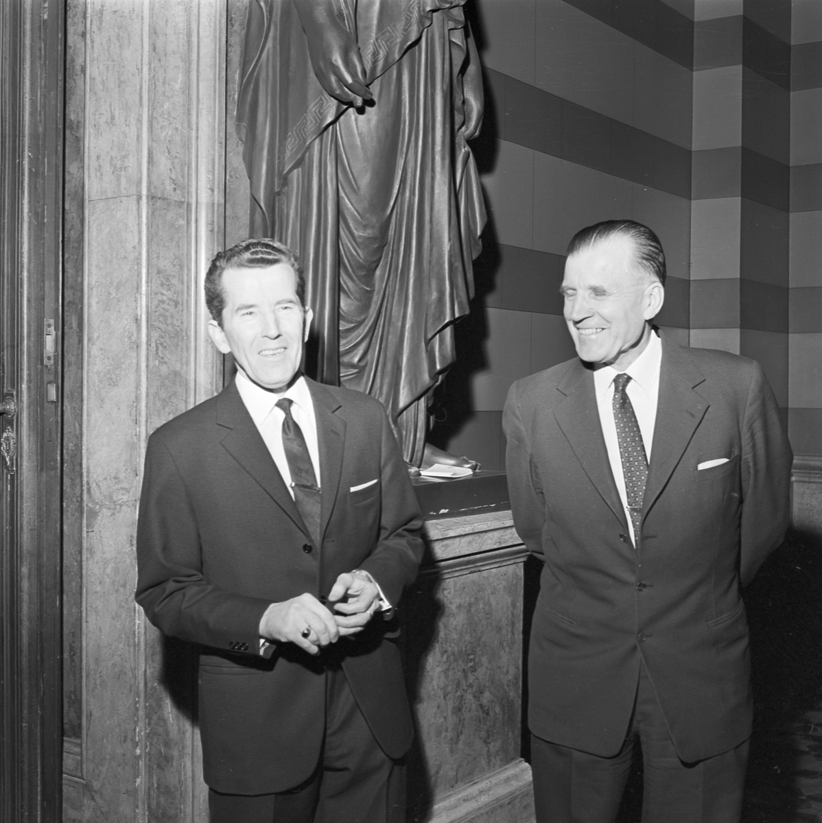 Vaktmästare Agnefjord och en anna man, Uppsala, mars 1965