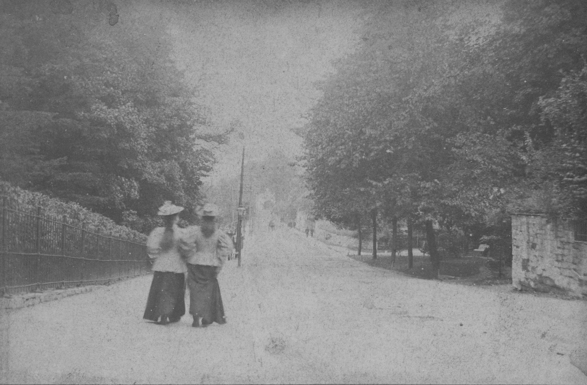 Bergen. Kalfarveien mot Stadsporten, ca. 1900. Ukjent fotograf.
