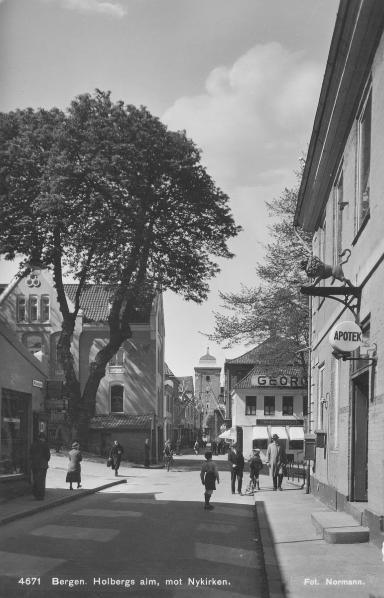 Bergen. Strandgaten, ca. 1930. Utgiver/foto: Normann.