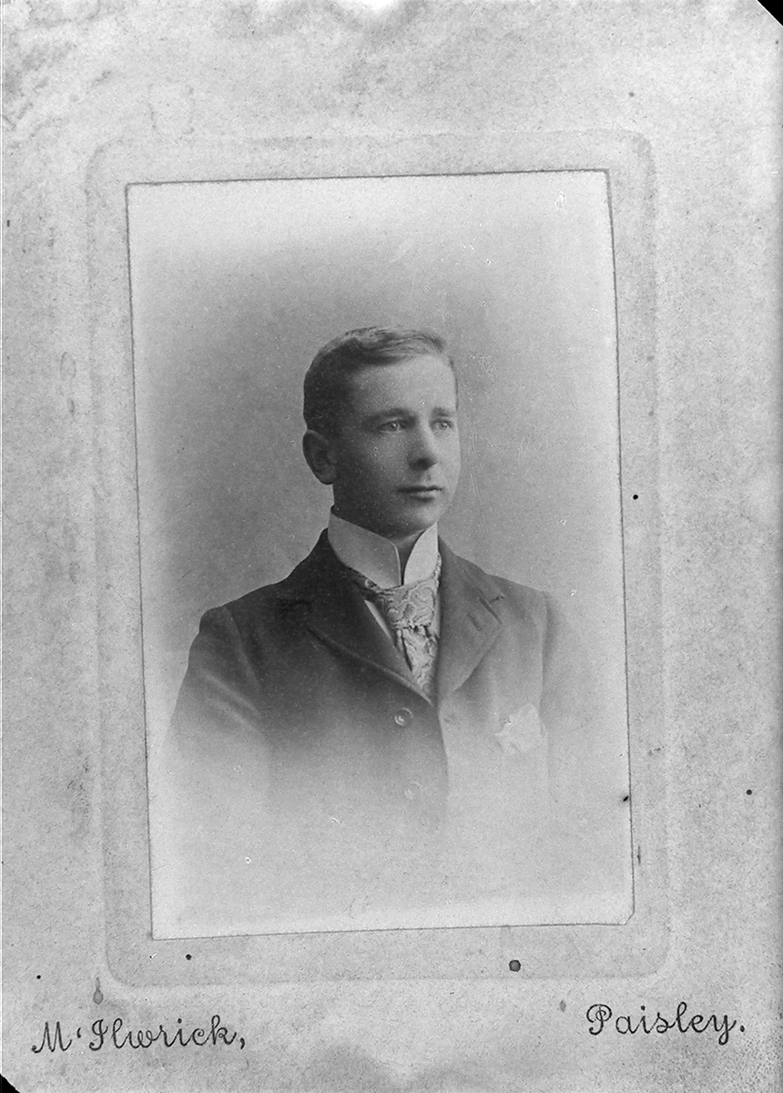 Portrett av mann. Fotografert 1925.