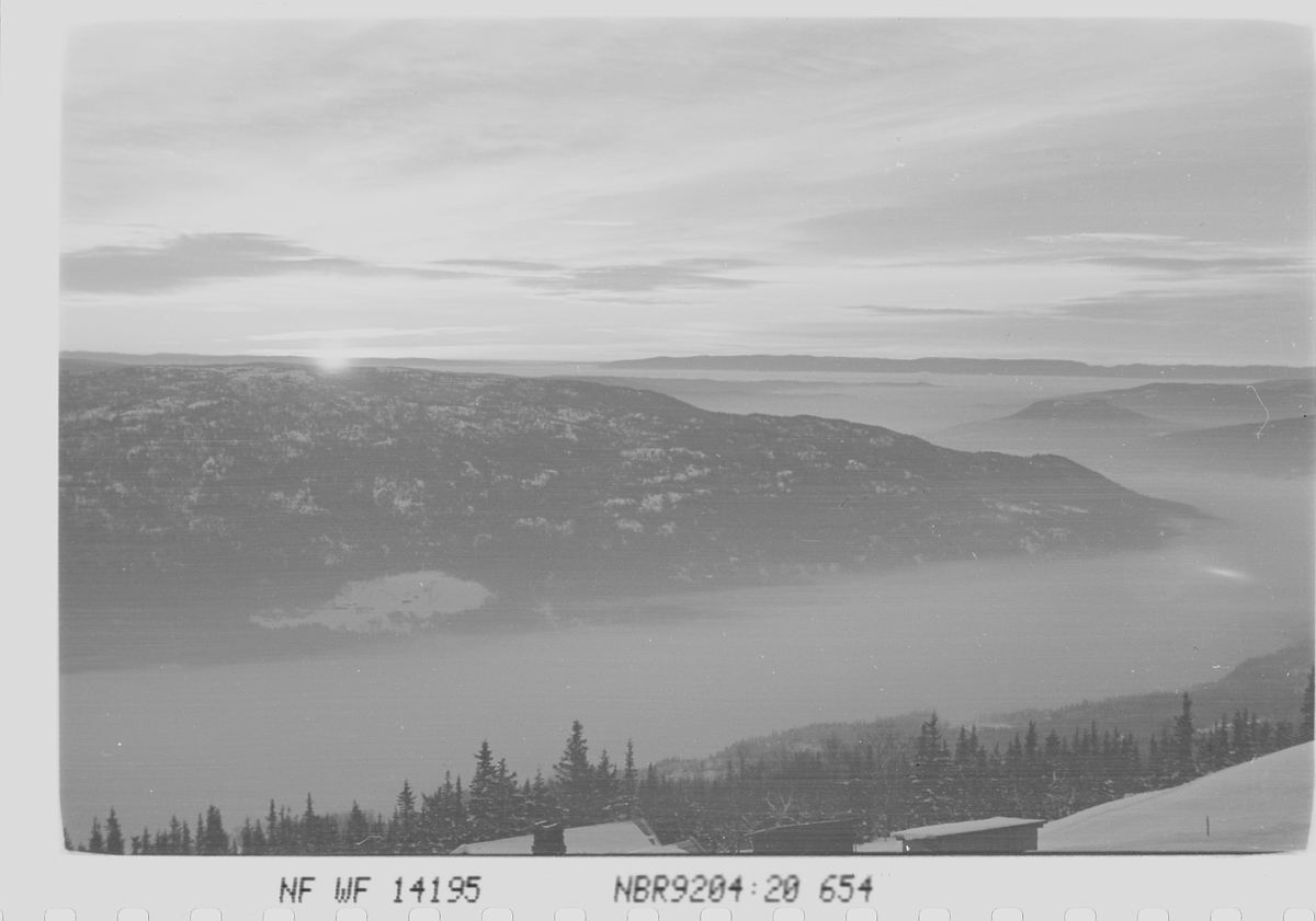 Utsikt fra slalåmløypen på Norefjell, Krødsherad, Viken. Fotografert 1941.