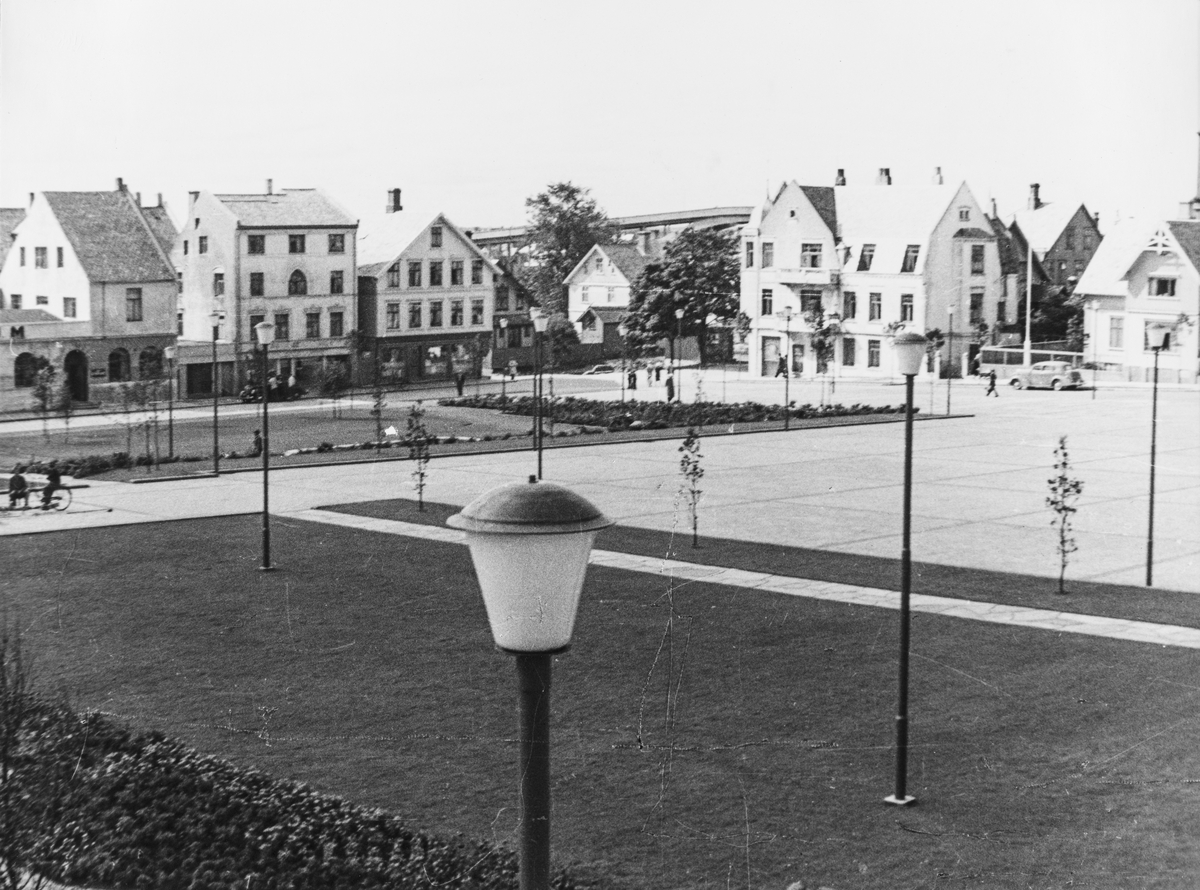 Rådhusplassen sett mot nordvest, 1949.