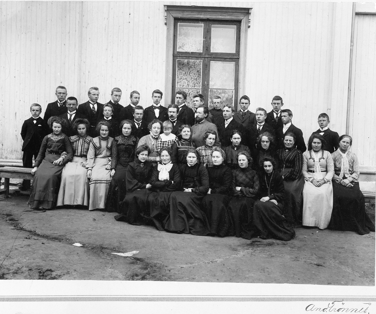 Amtskolen på Fram, Storelvdal, ca 1904