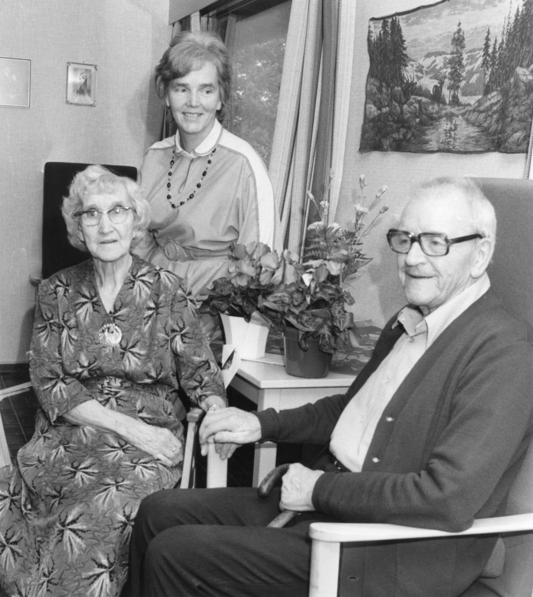 Familiebilde - Gunveig, Olga og Olaf Olsen