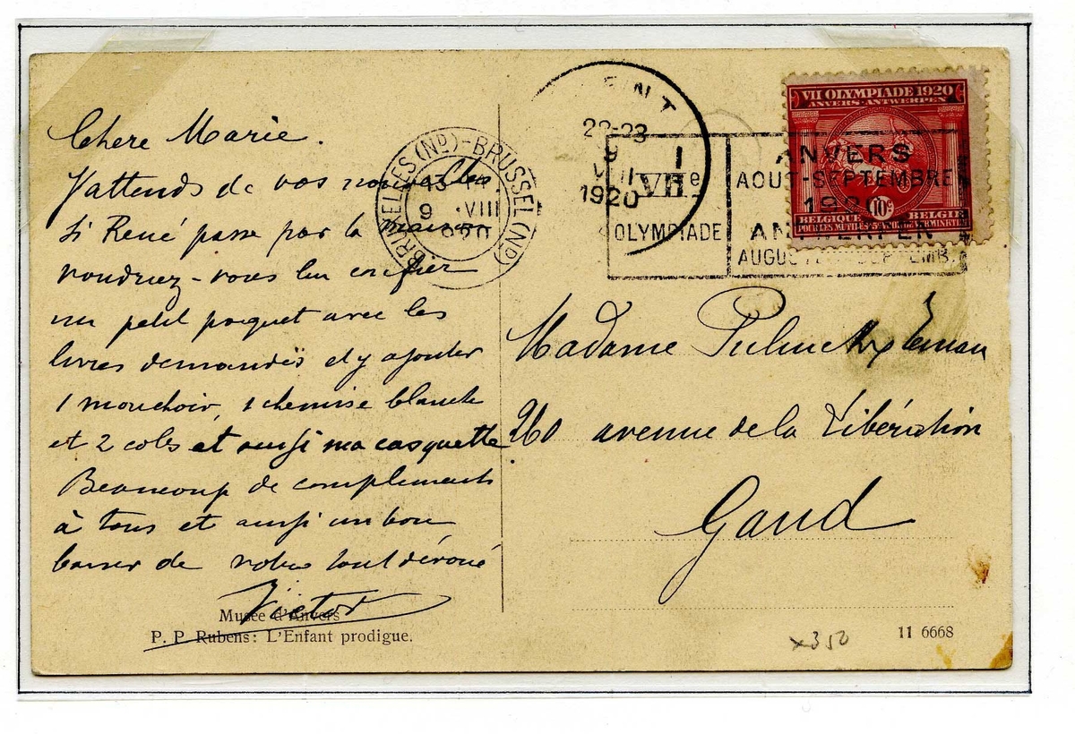 To postkort montert på albumside. Det første postkortet er franker med et frimerke med bilde av kong Albert I av Belgia. Det andre postkortet har olympisk frimerke. Begge kortene er stemplet i Brussel i 1920.